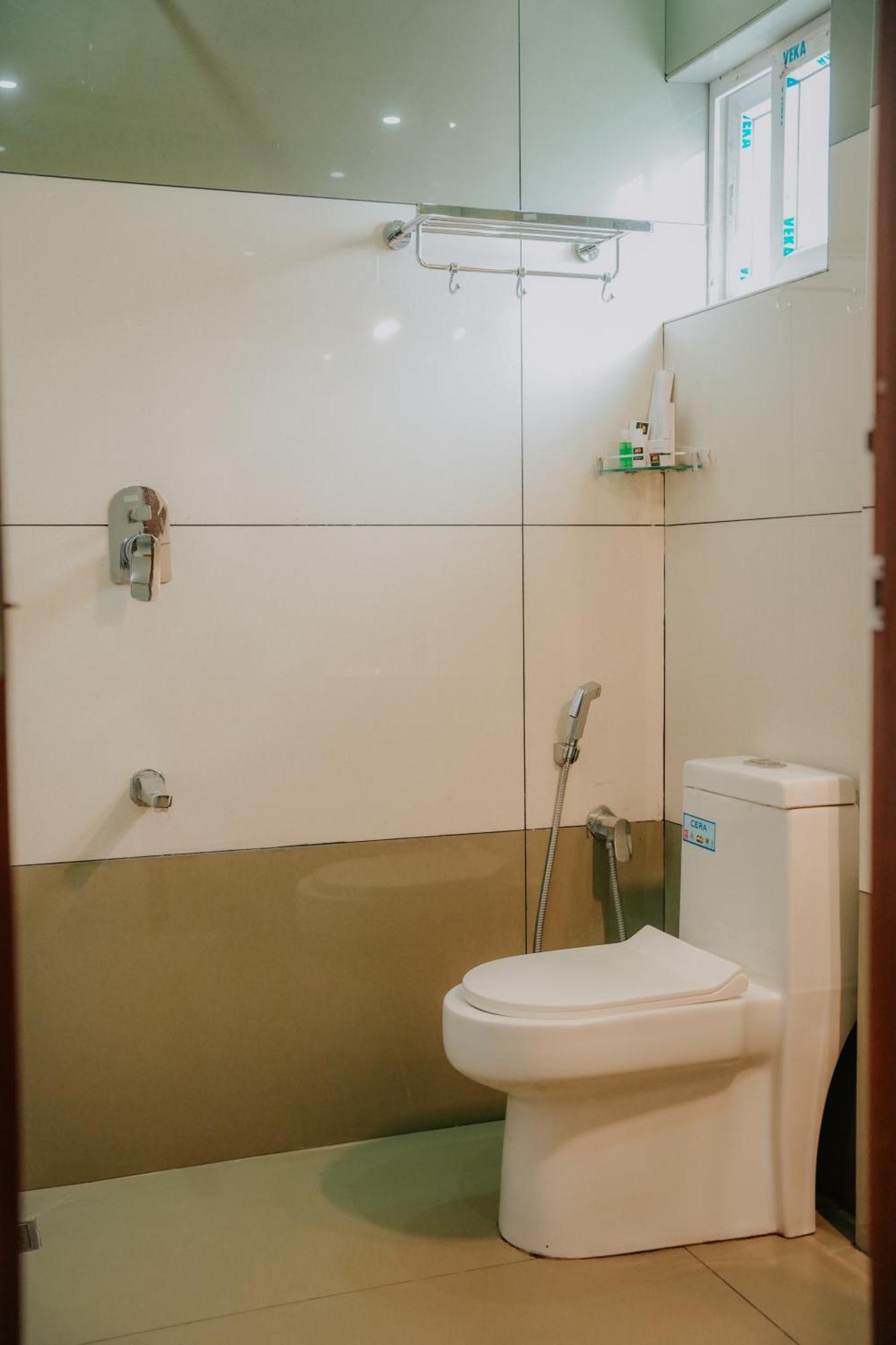 Makkiyil Residency Hotel Kochi
