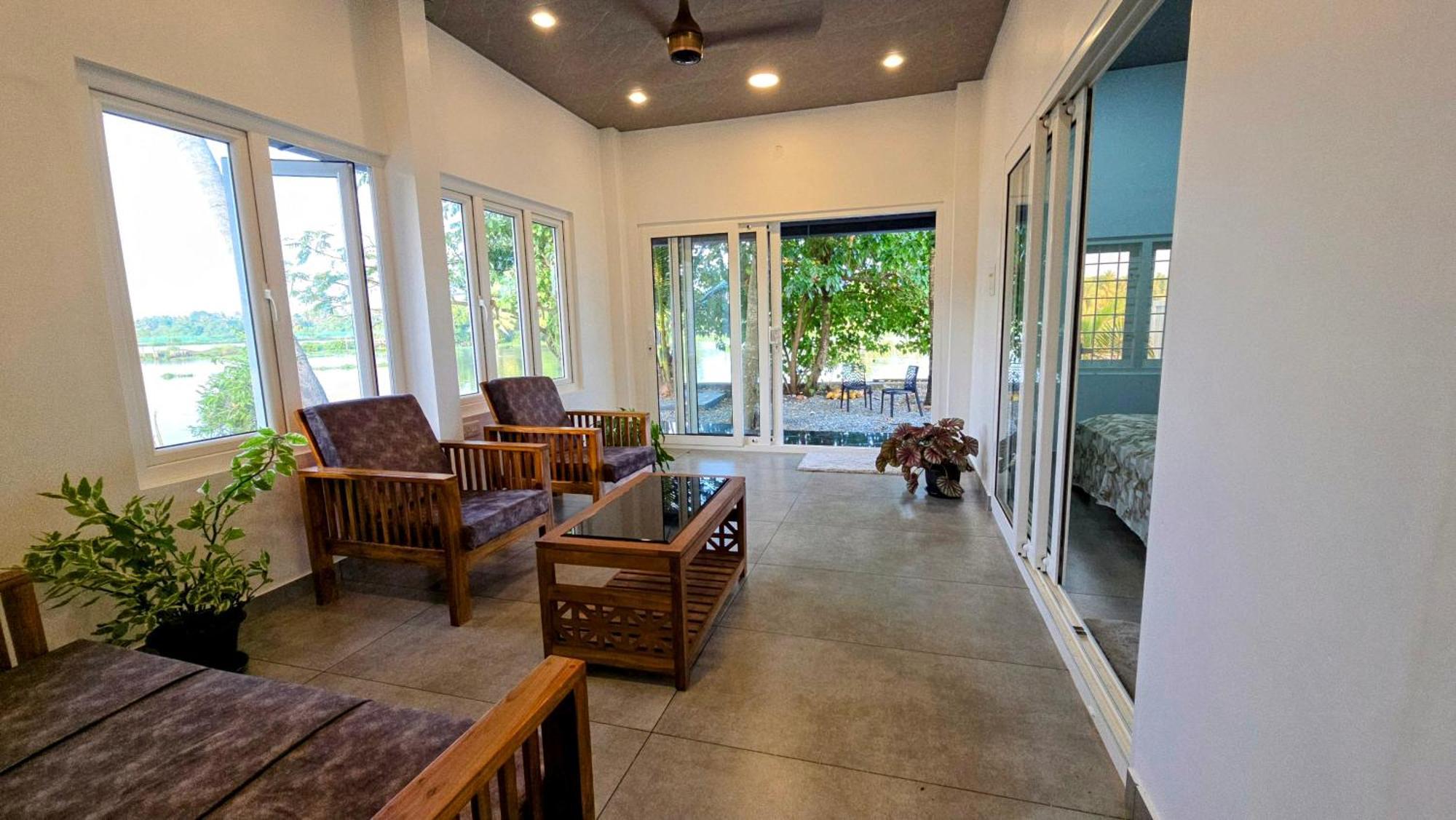 Pradeep's Backwater Villa