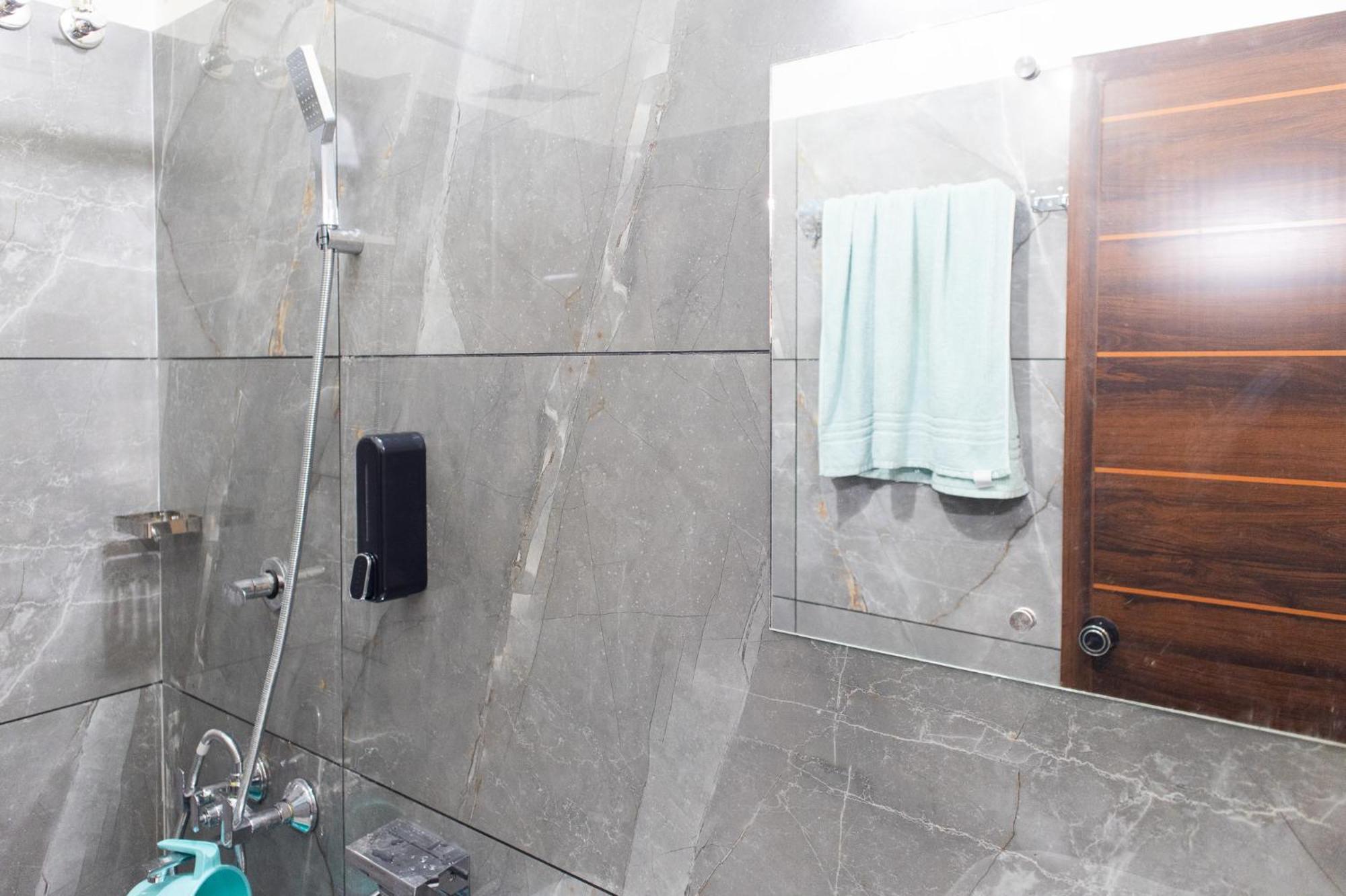 The Casa Vista, Kaloor Villa