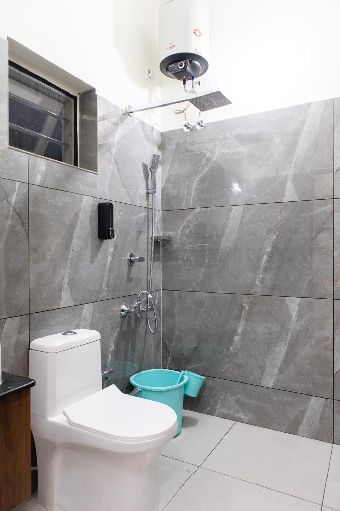 The Casa Vista, Kaloor *