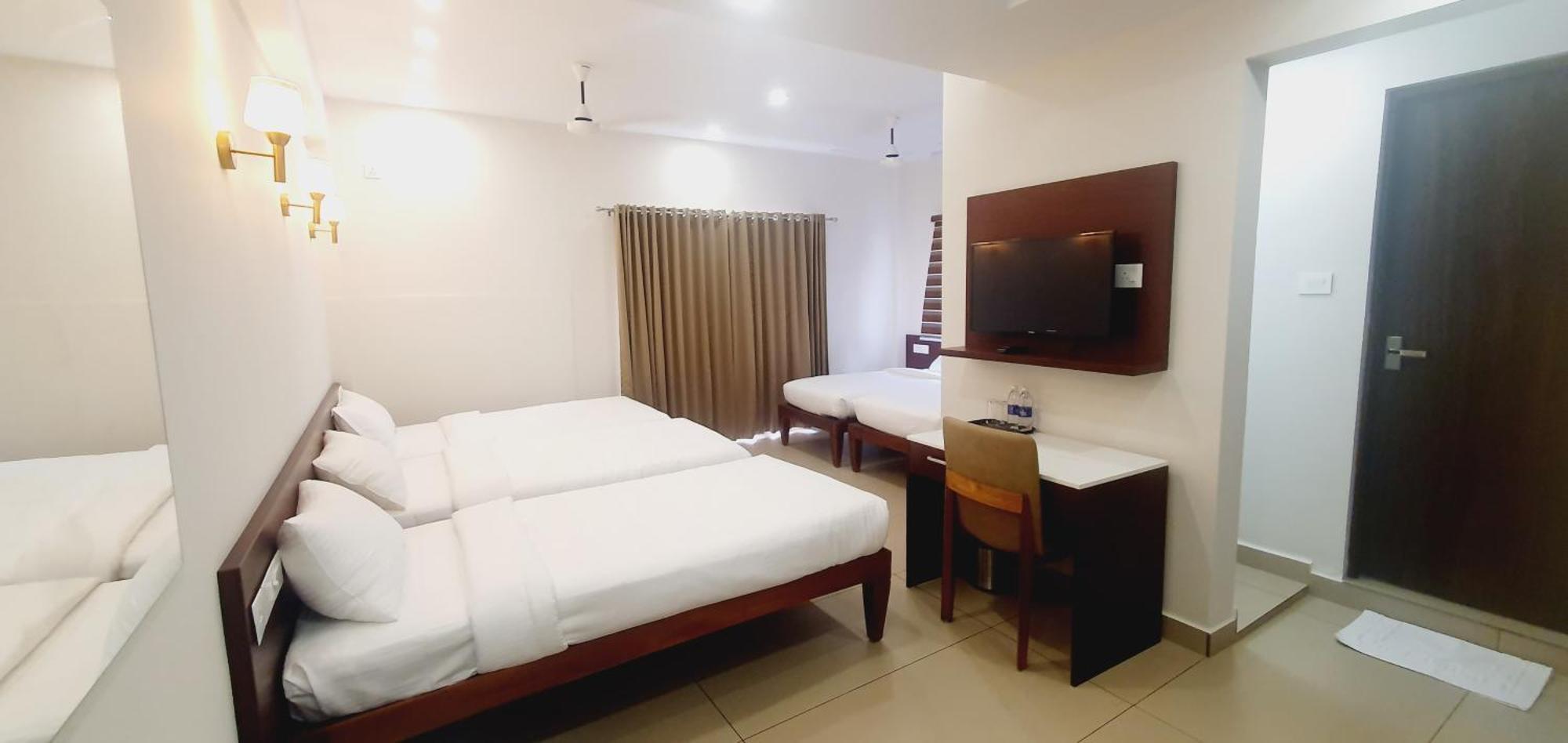 K Grandeur Hotel