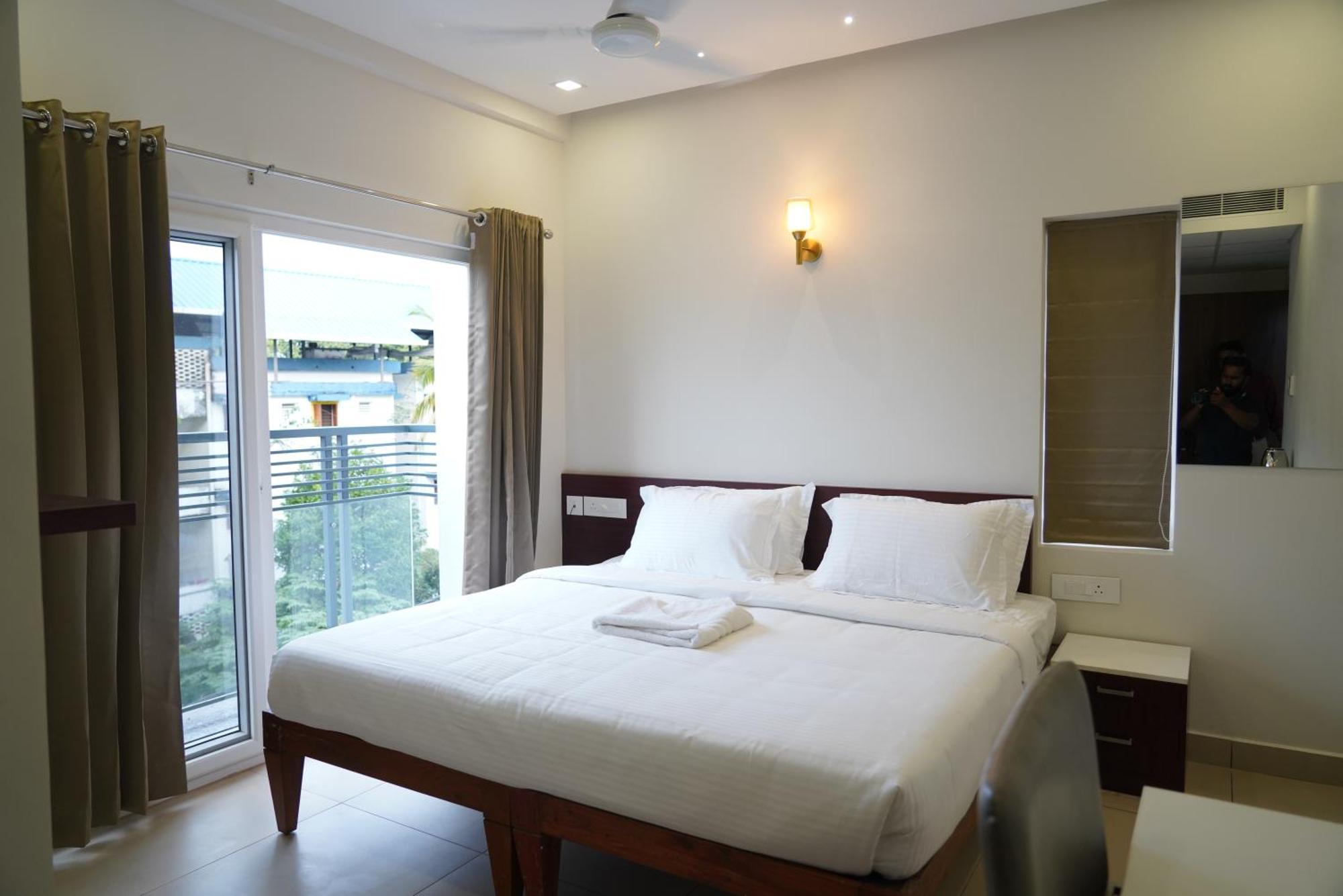 K Grandeur Hotel Kochi