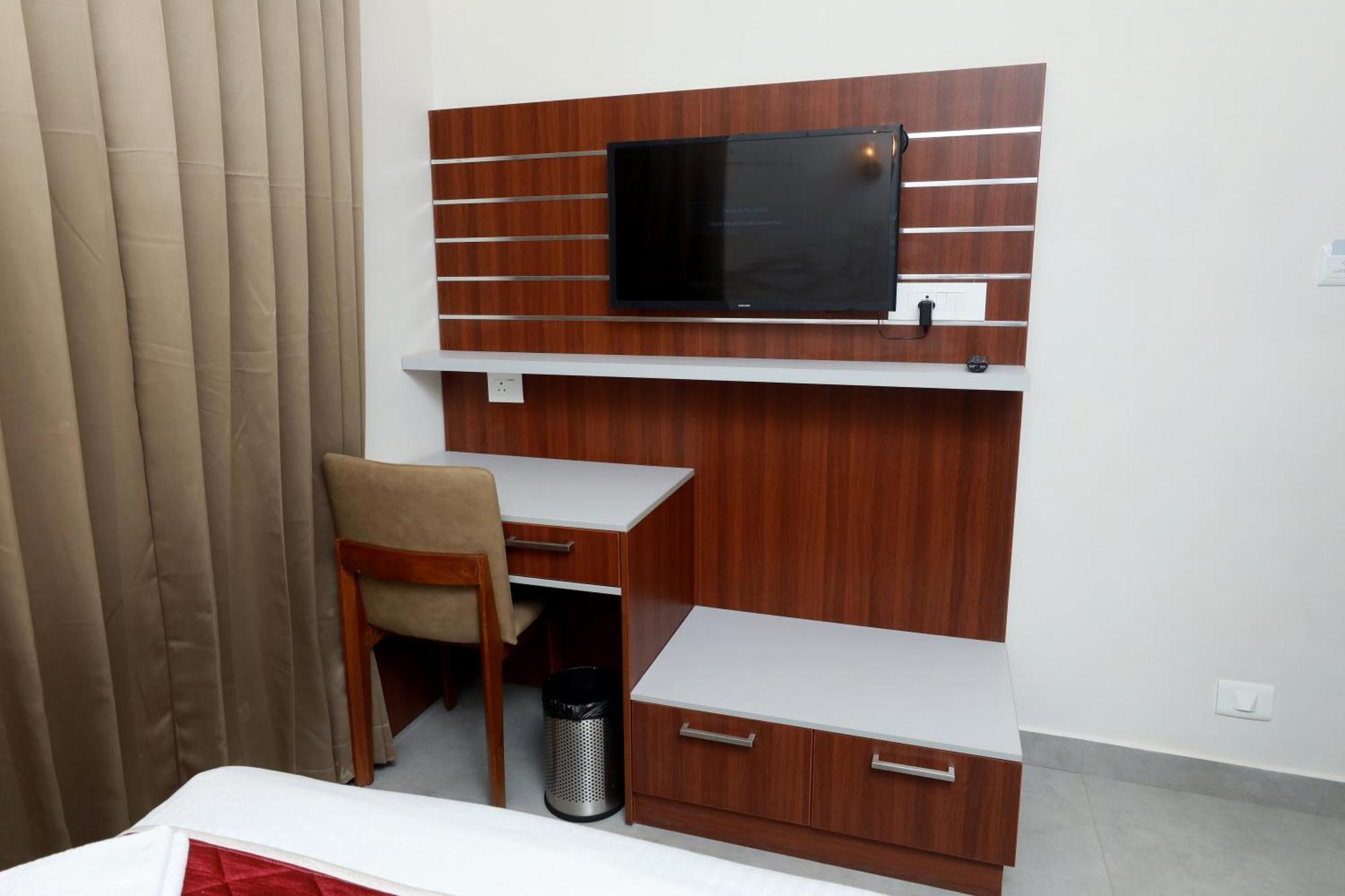 K Grandeur 3* Kochi