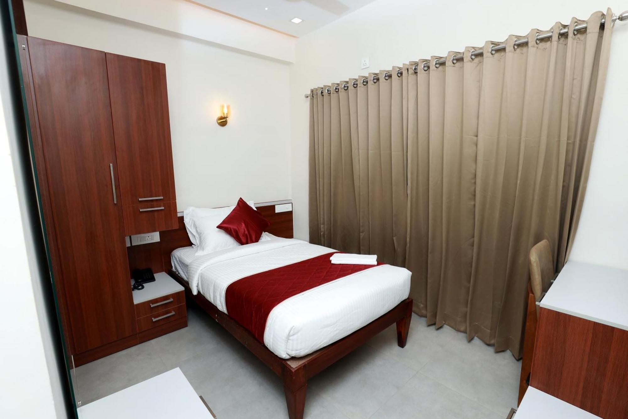 Hotel K Grandeur 3*