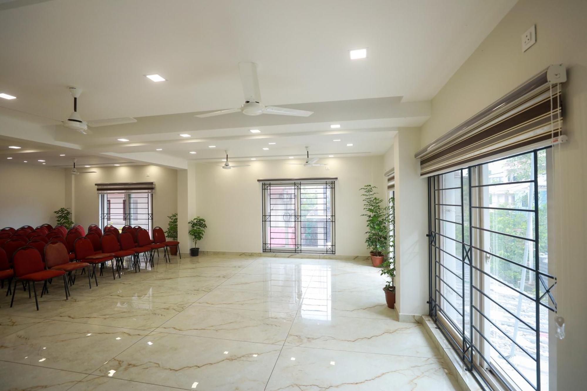 K Grandeur Hotel