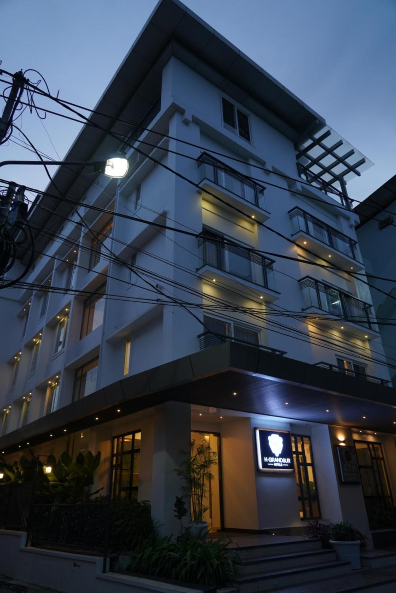 K Grandeur Hotel 3*