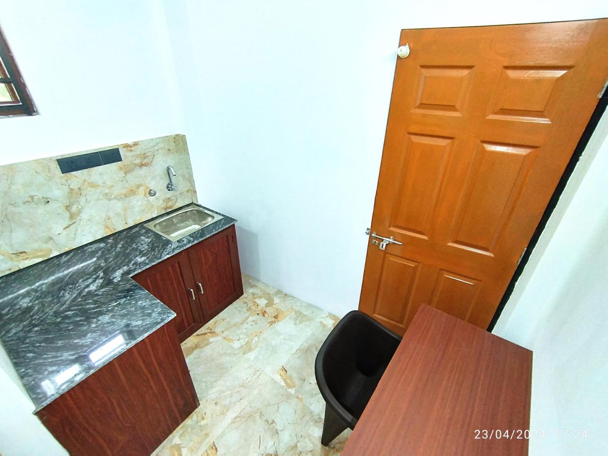 Pleasant Homes Hotel Kochi