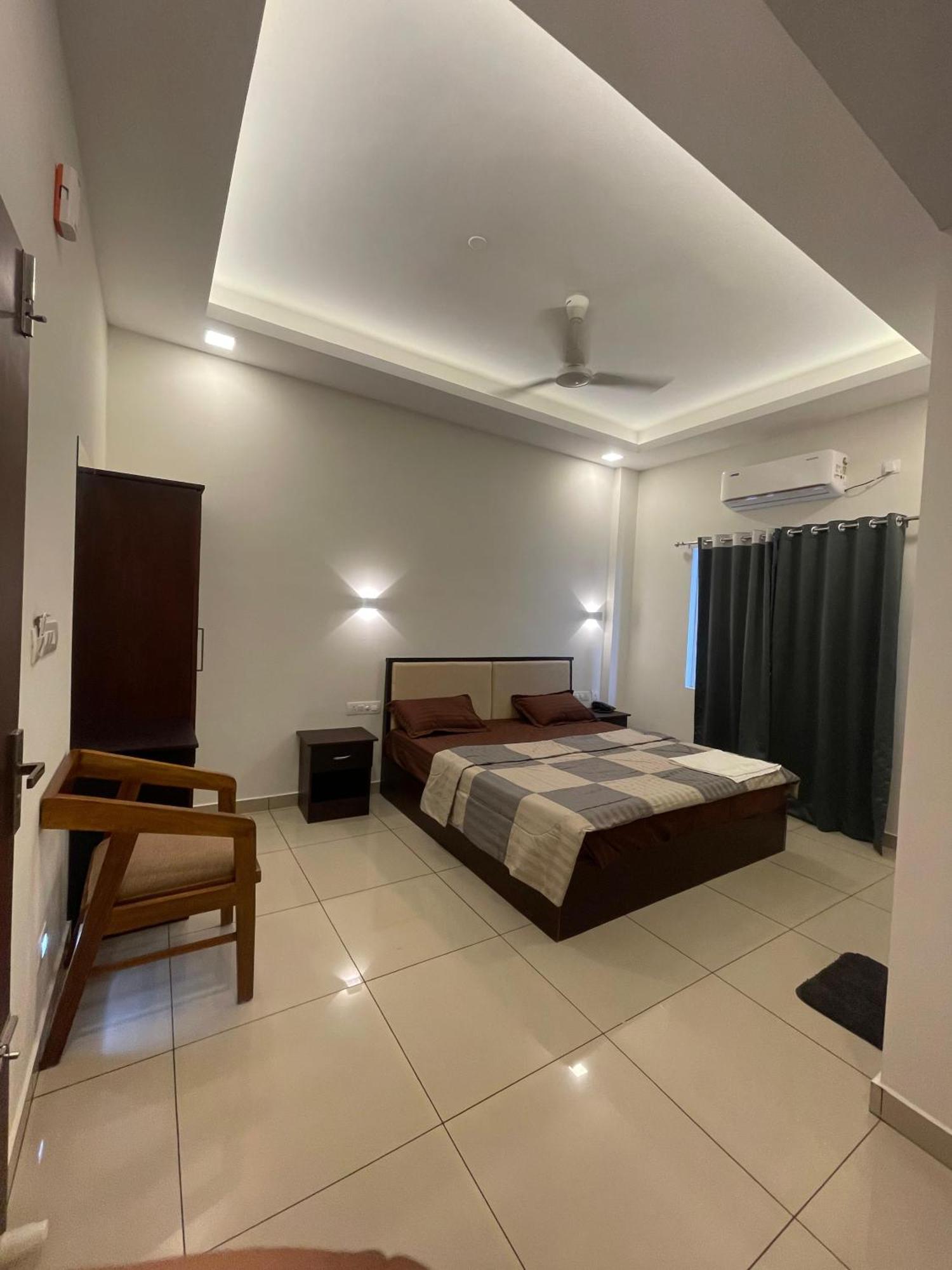 Hotel House 3*