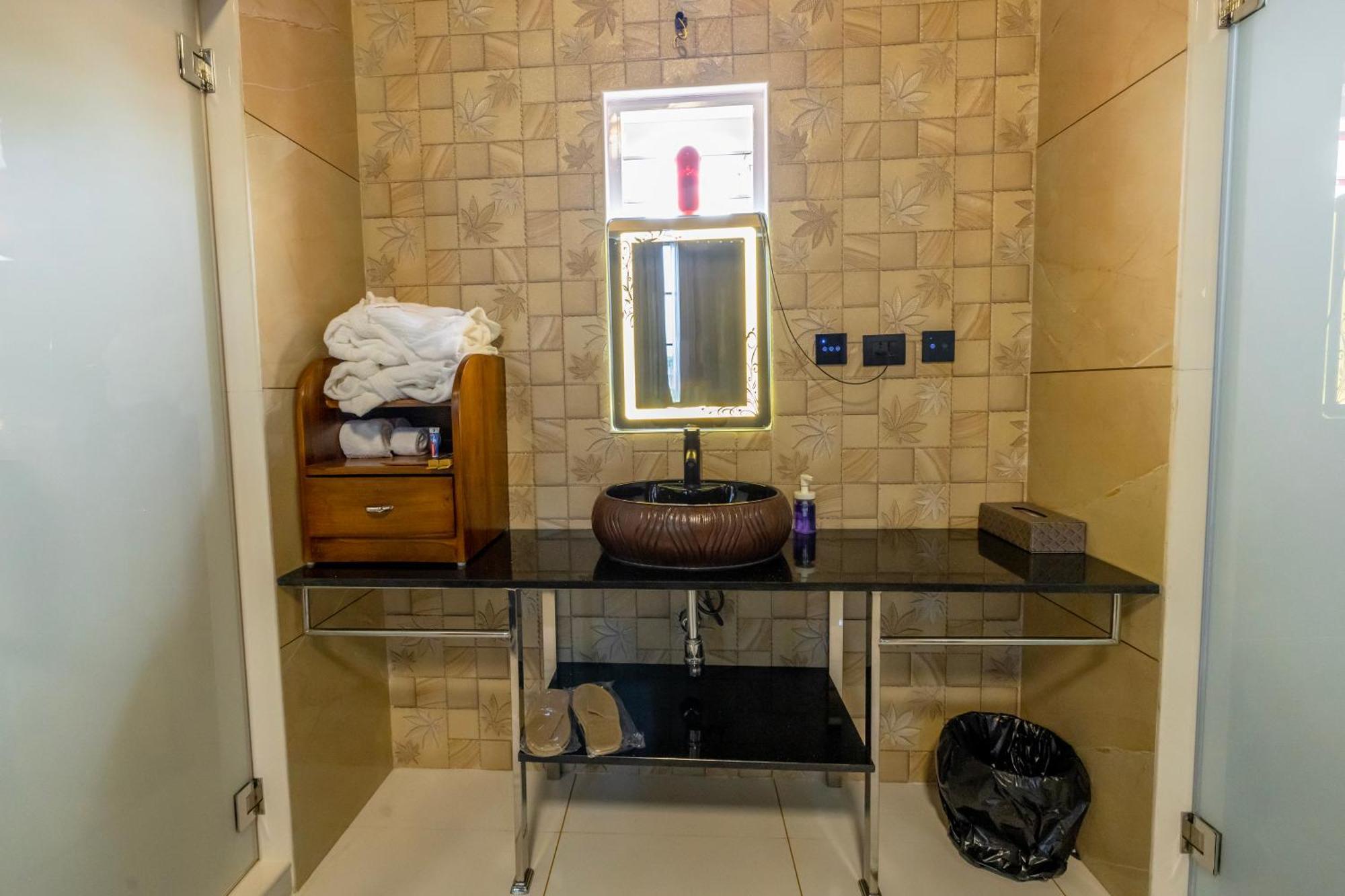 Hotel Willington & Harbour View Residency