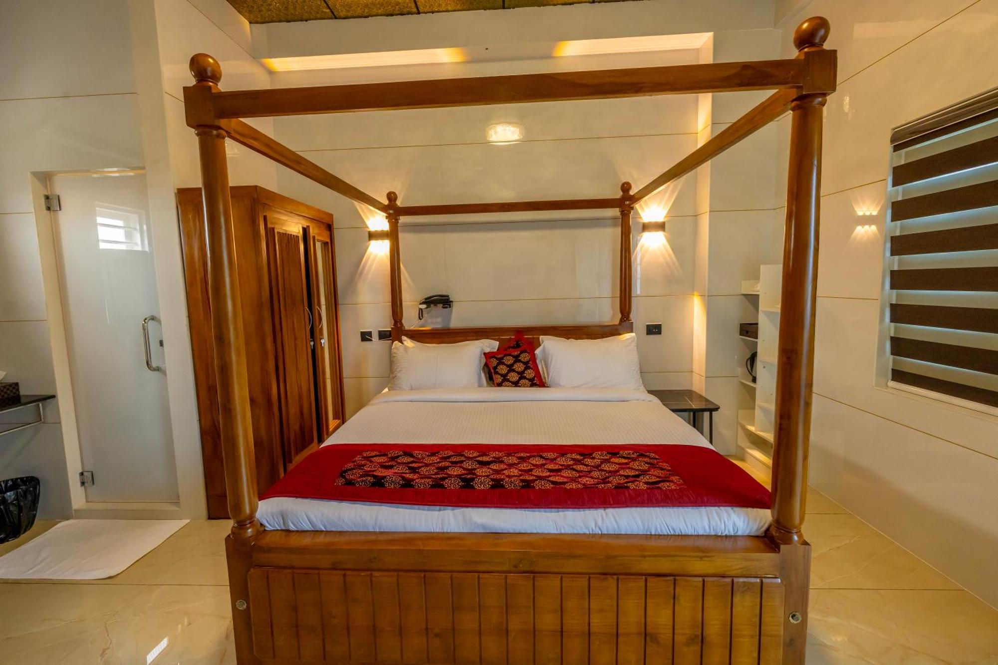 Willington & Harbour View Residency Hotel *