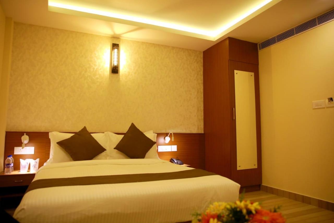 New Dchandelier Hotel 3*