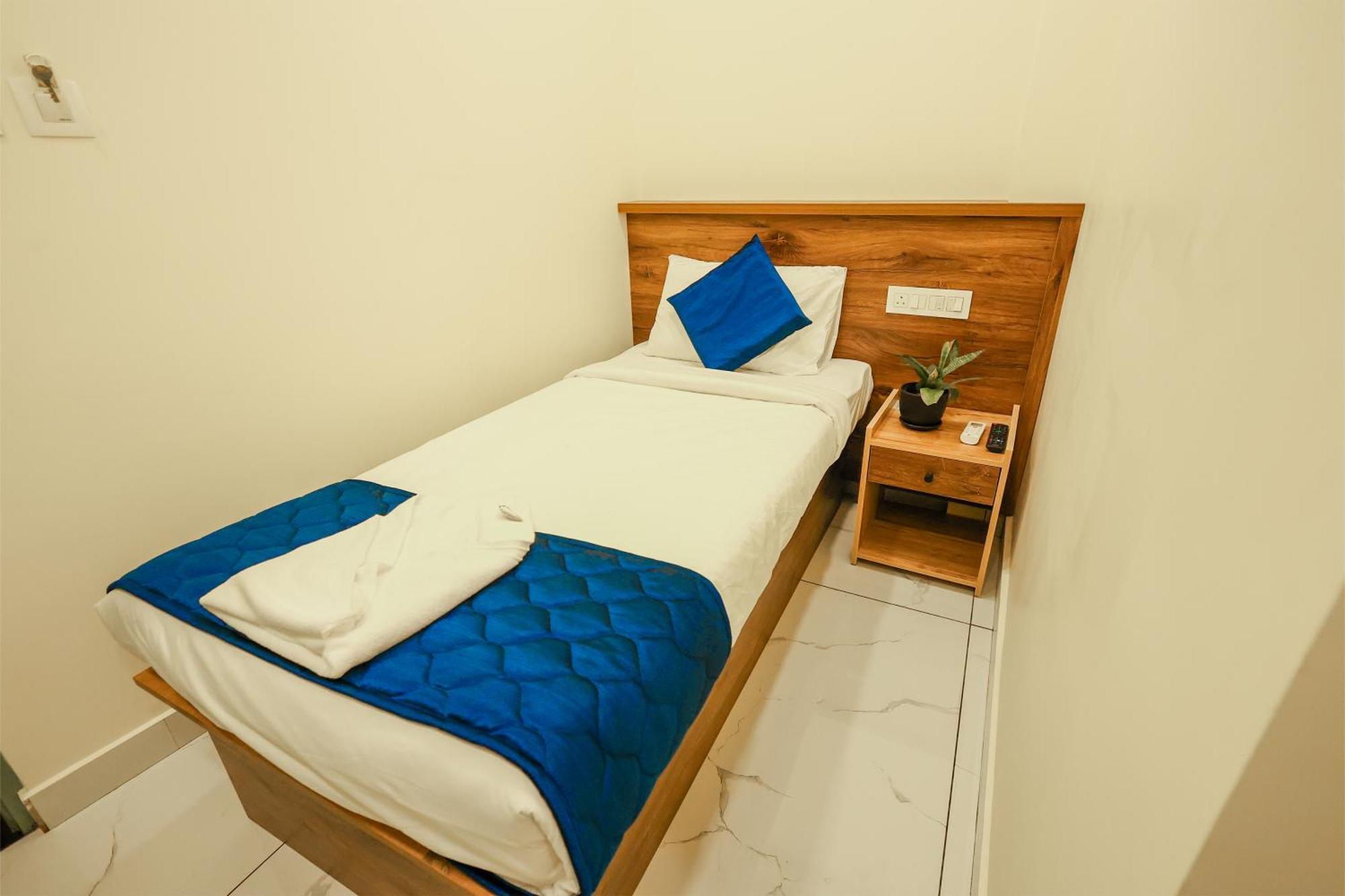 Hotel Moonic Days Infopark Kakkanad Kochi