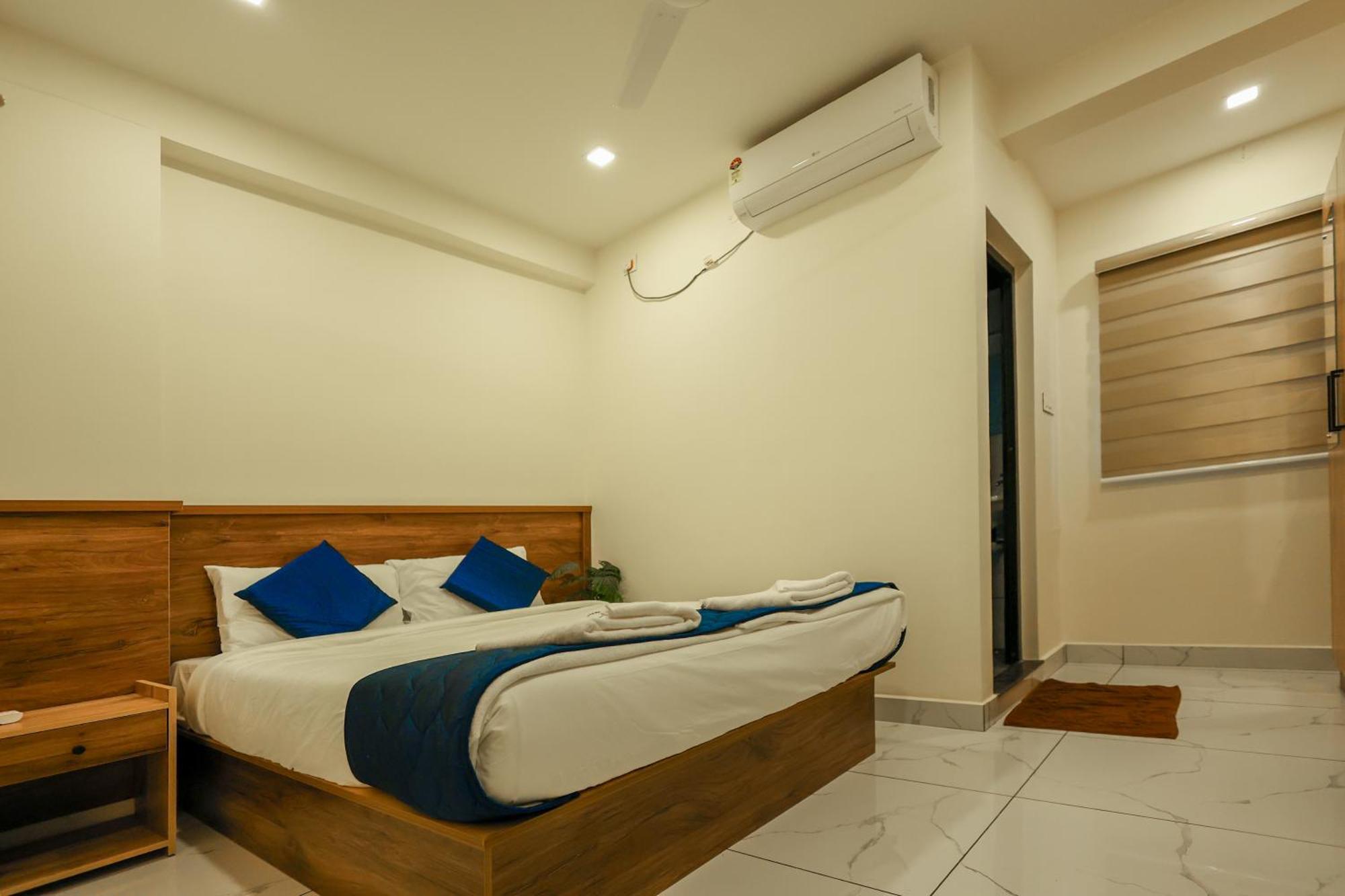 Moonic Days Infopark Kakkanad Hotel Kochi