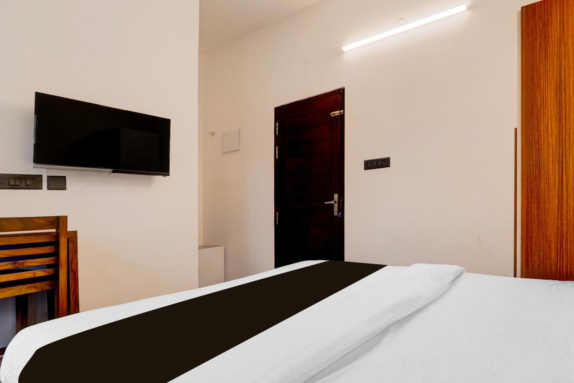 Hotel Super O Gandhi Nagar Near South Railway Backgate