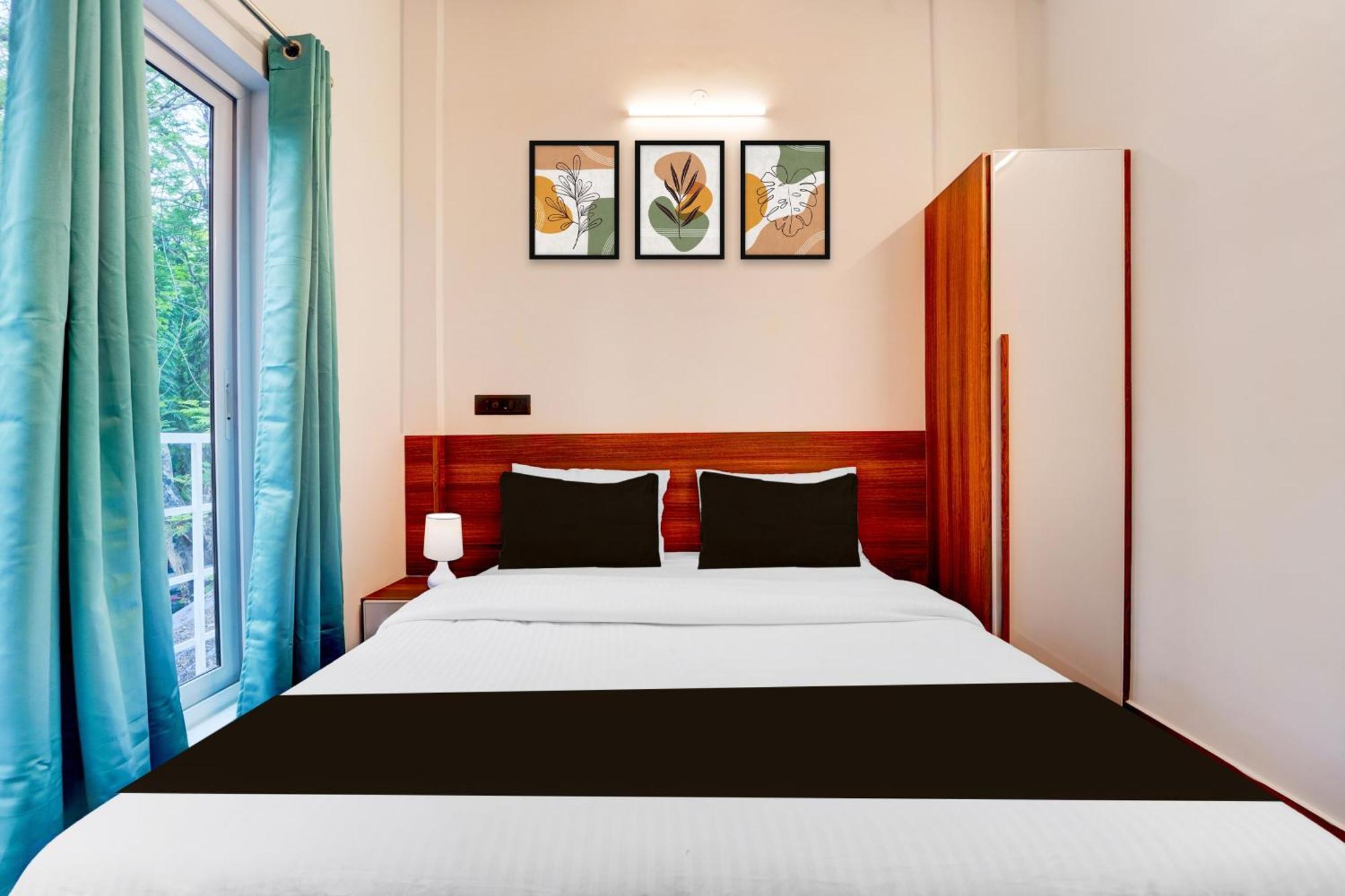 Super O Gandhi Nagar Near South Railway Backgate Hotel 3*