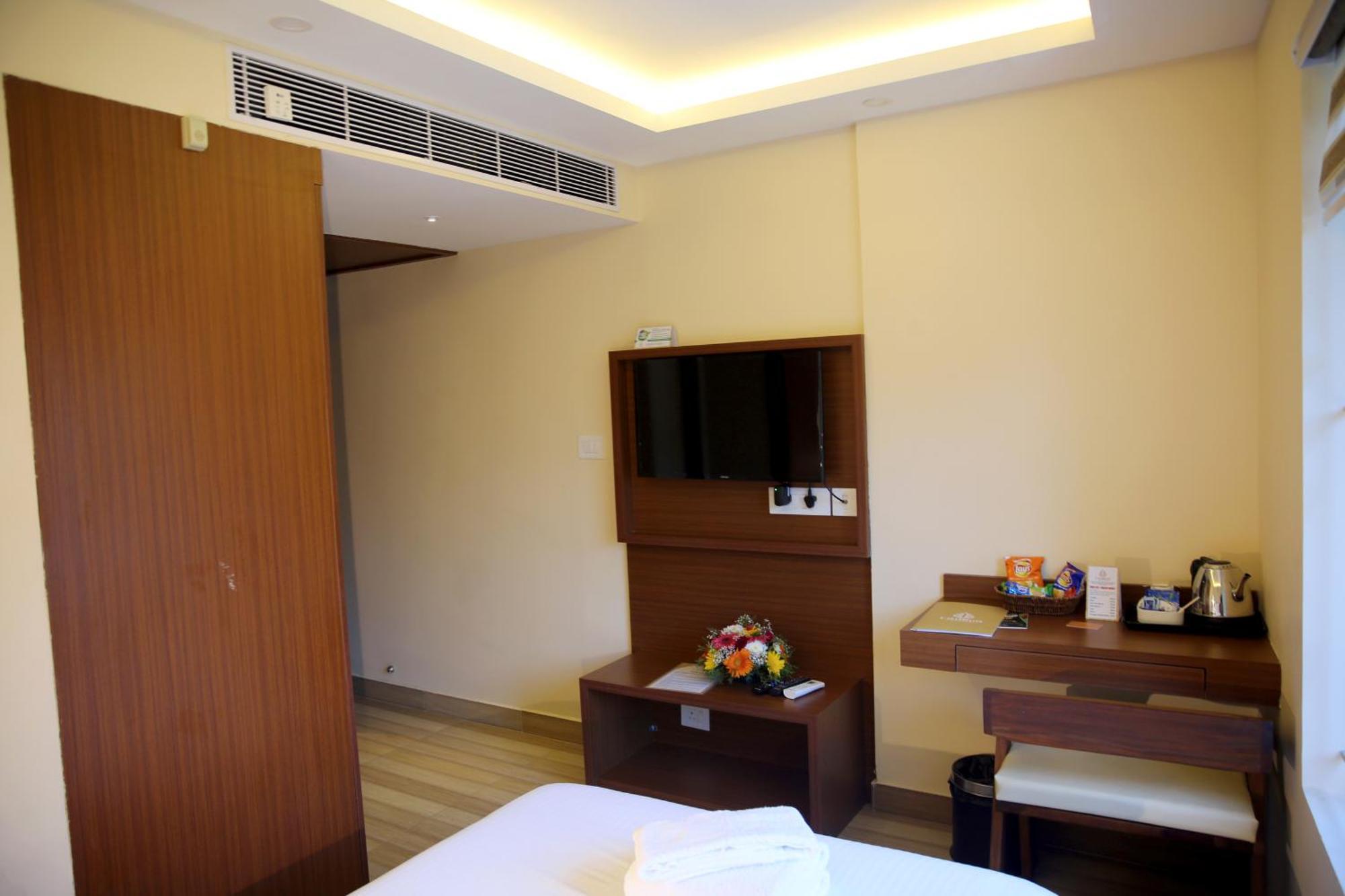 Hotel New Dchandelier Kochi