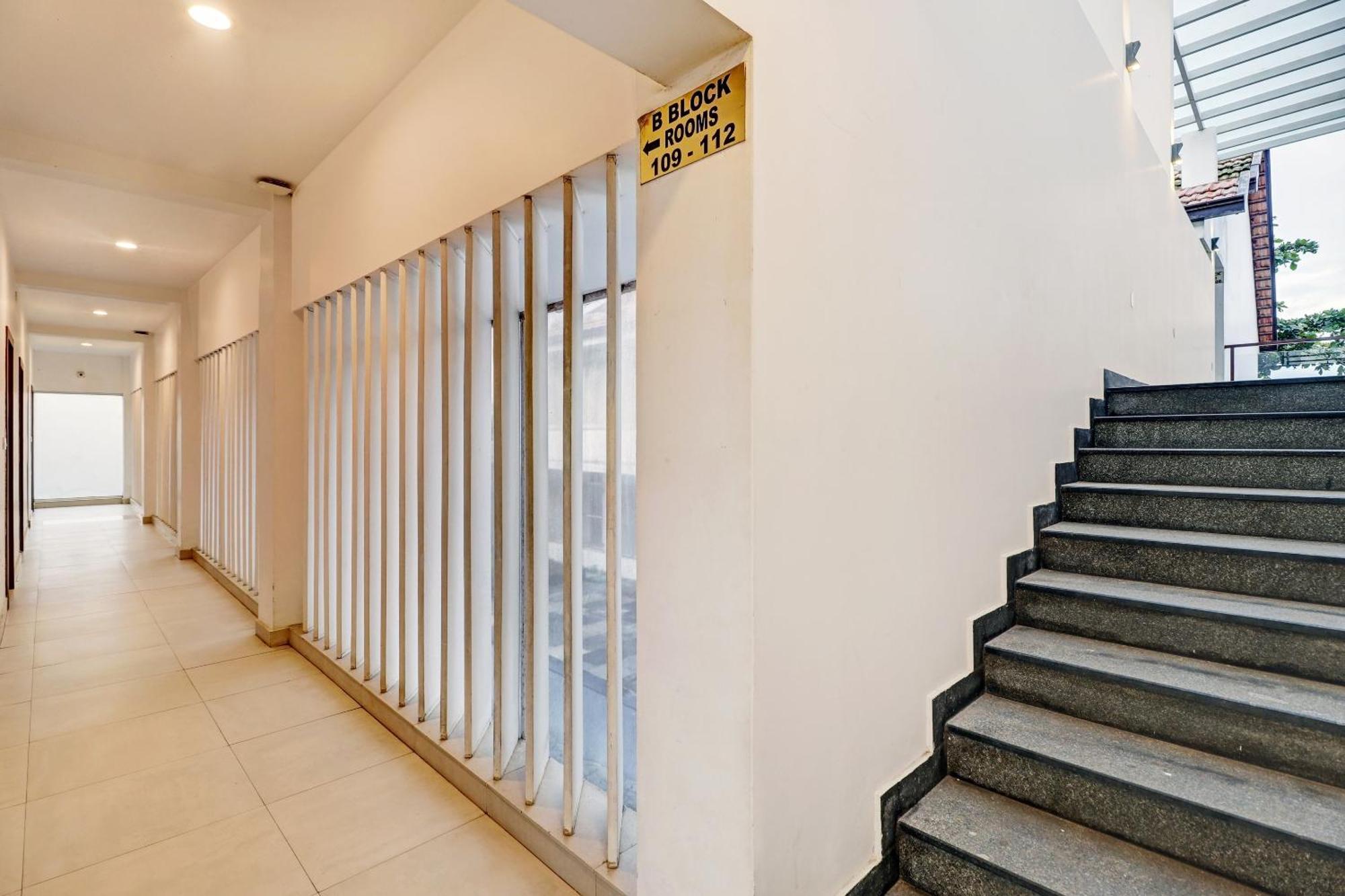 Townhouse Oak Edassery's Sealine Kochi