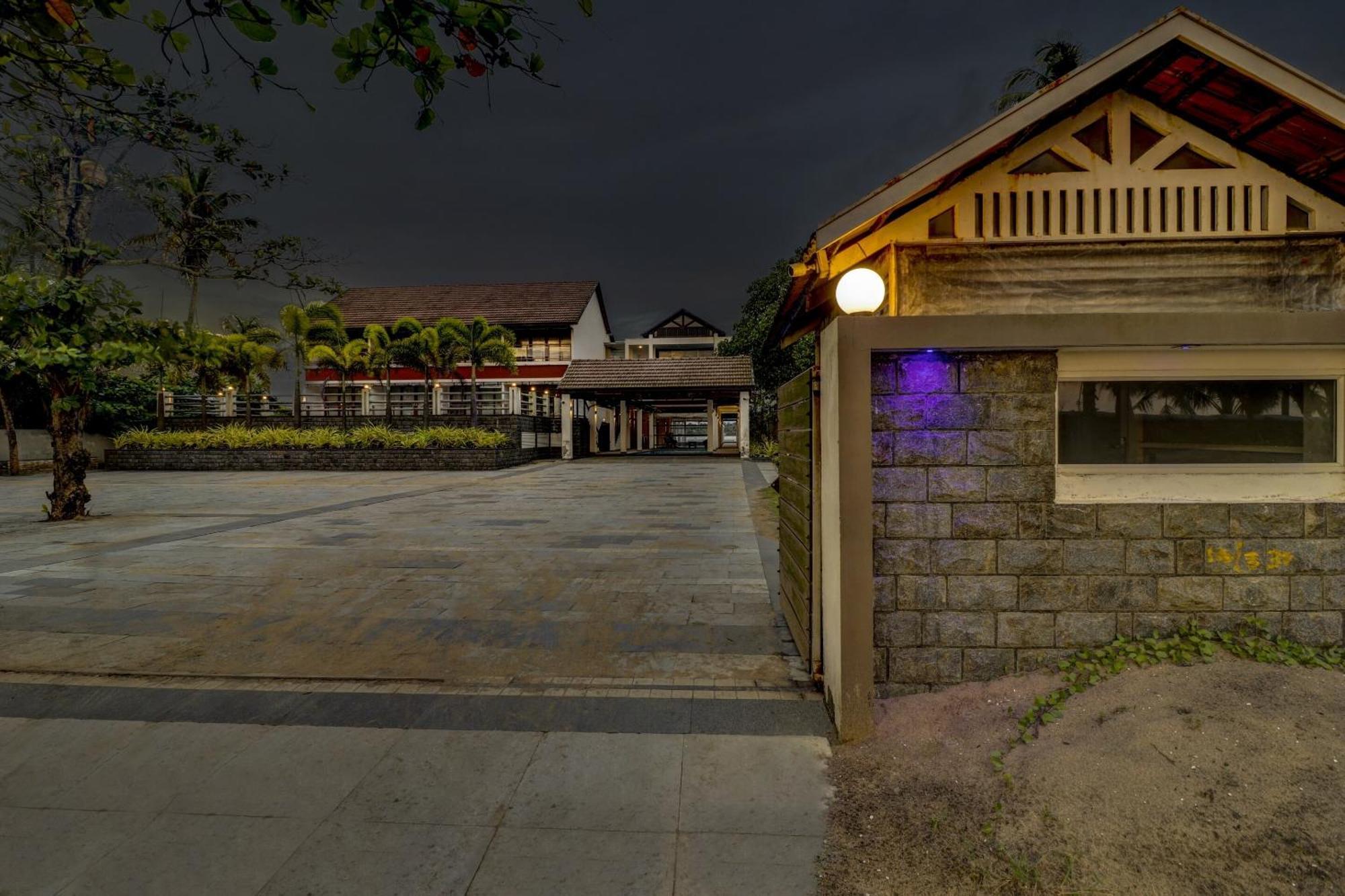 Townhouse Oak Edassery's Sealine Hotel