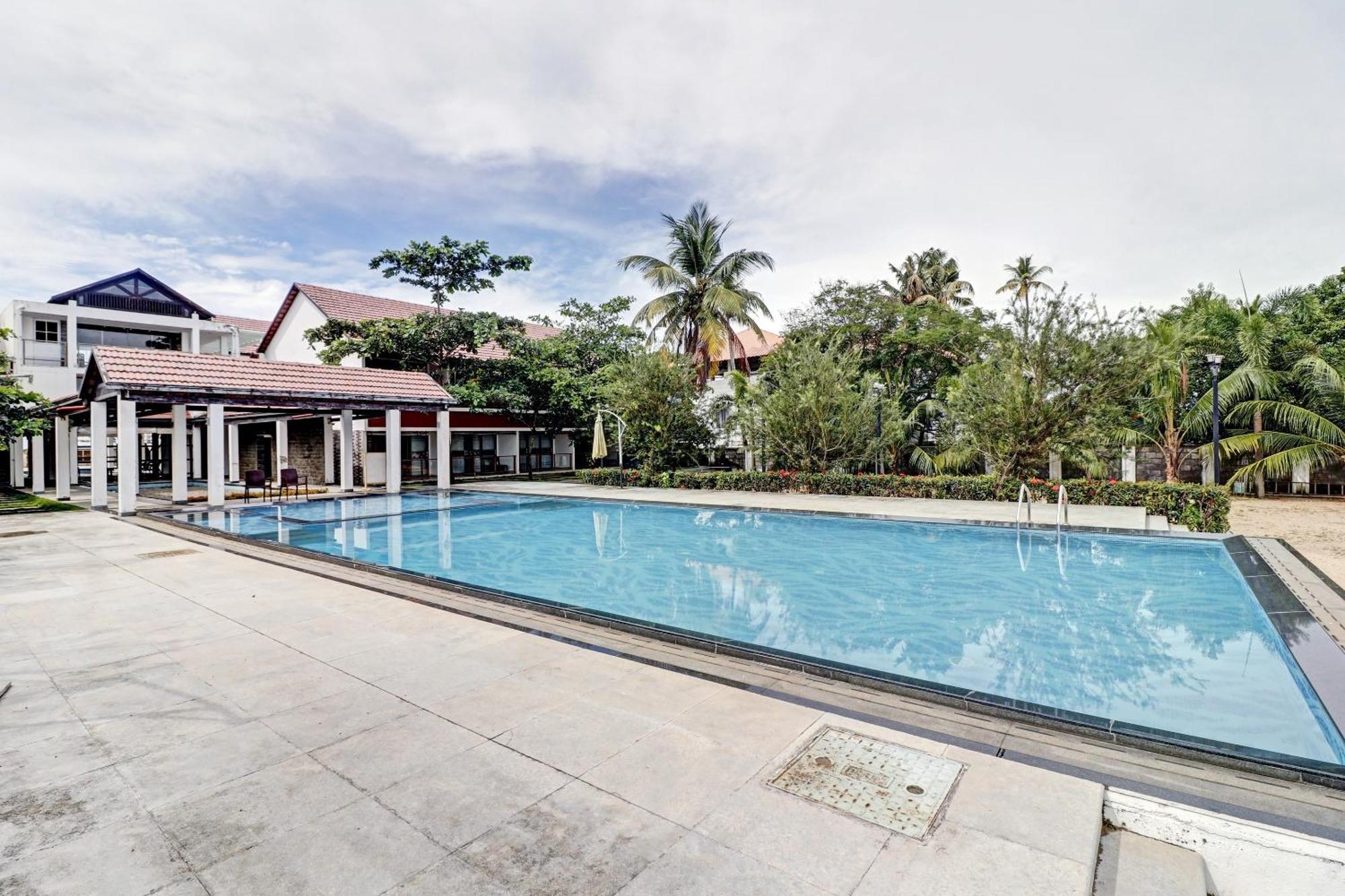 Townhouse Oak Edassery's Sealine Hotel Kochi