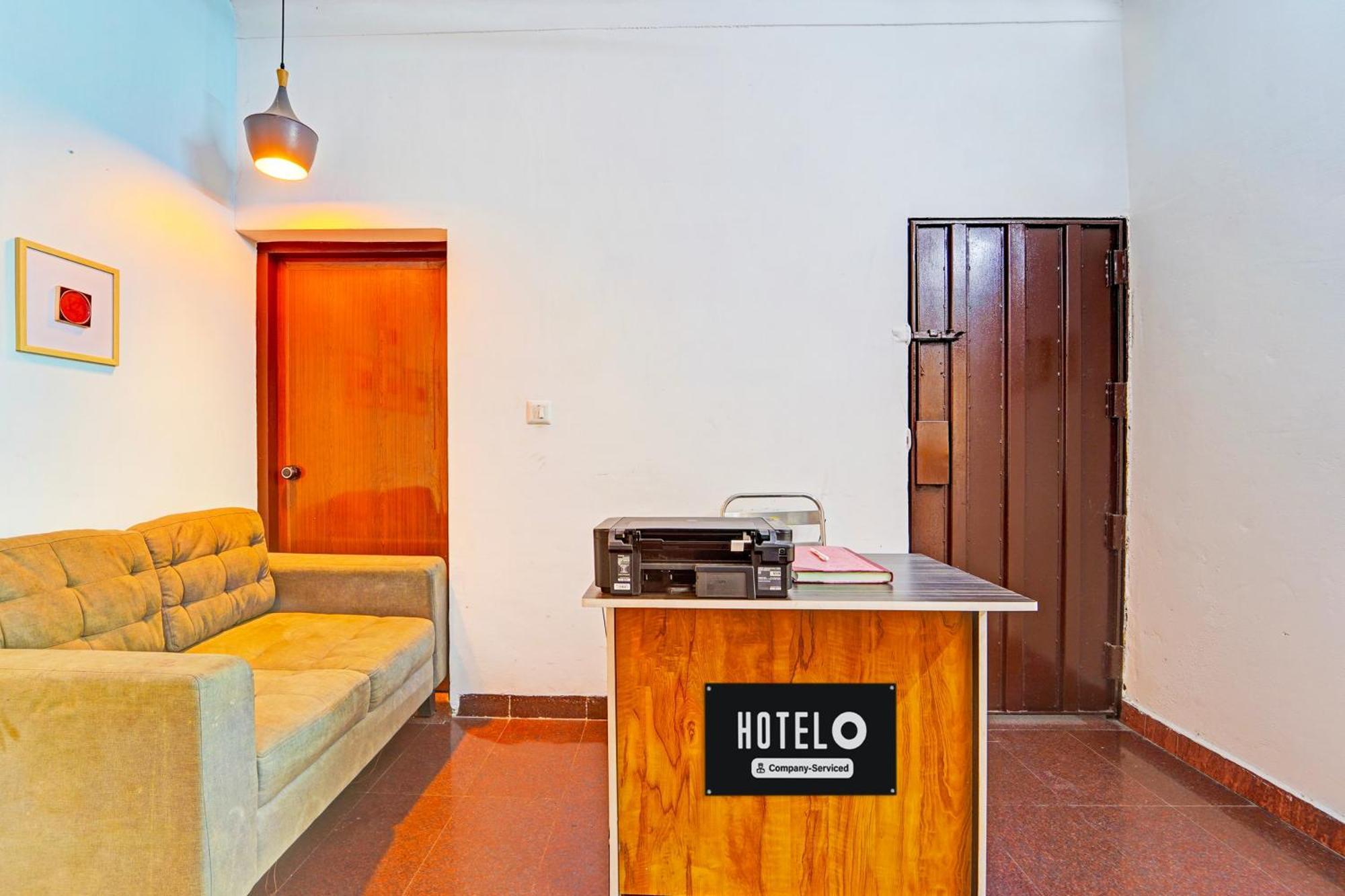 Hotel Super O Thammanam *