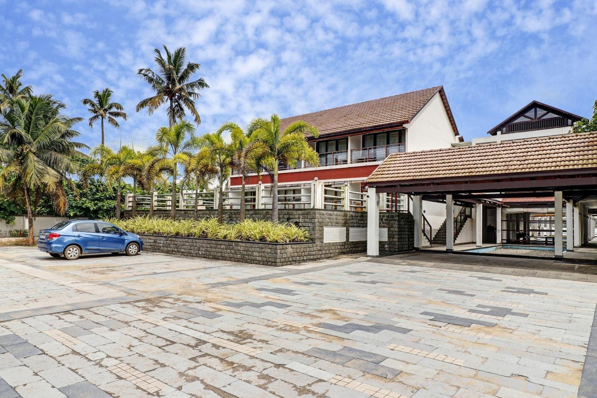 Townhouse Oak Edassery's Sealine Hotel