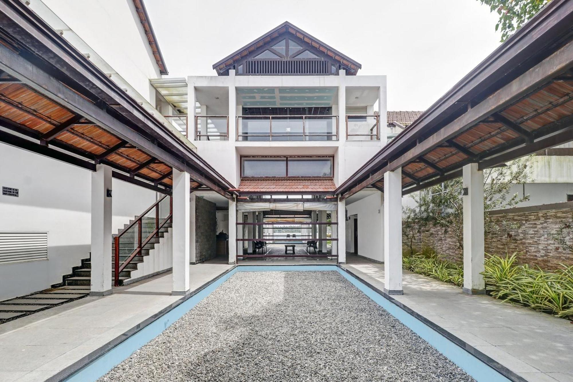 Hotel Townhouse Oak Edassery's Sealine