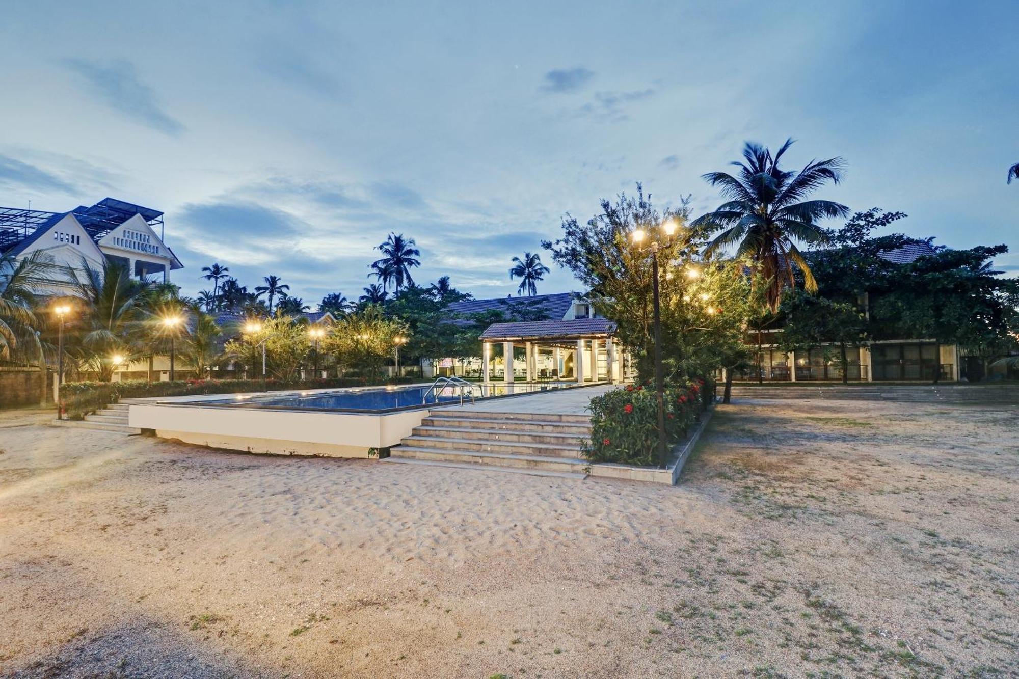 Townhouse Oak Edassery's Sealine Hotel