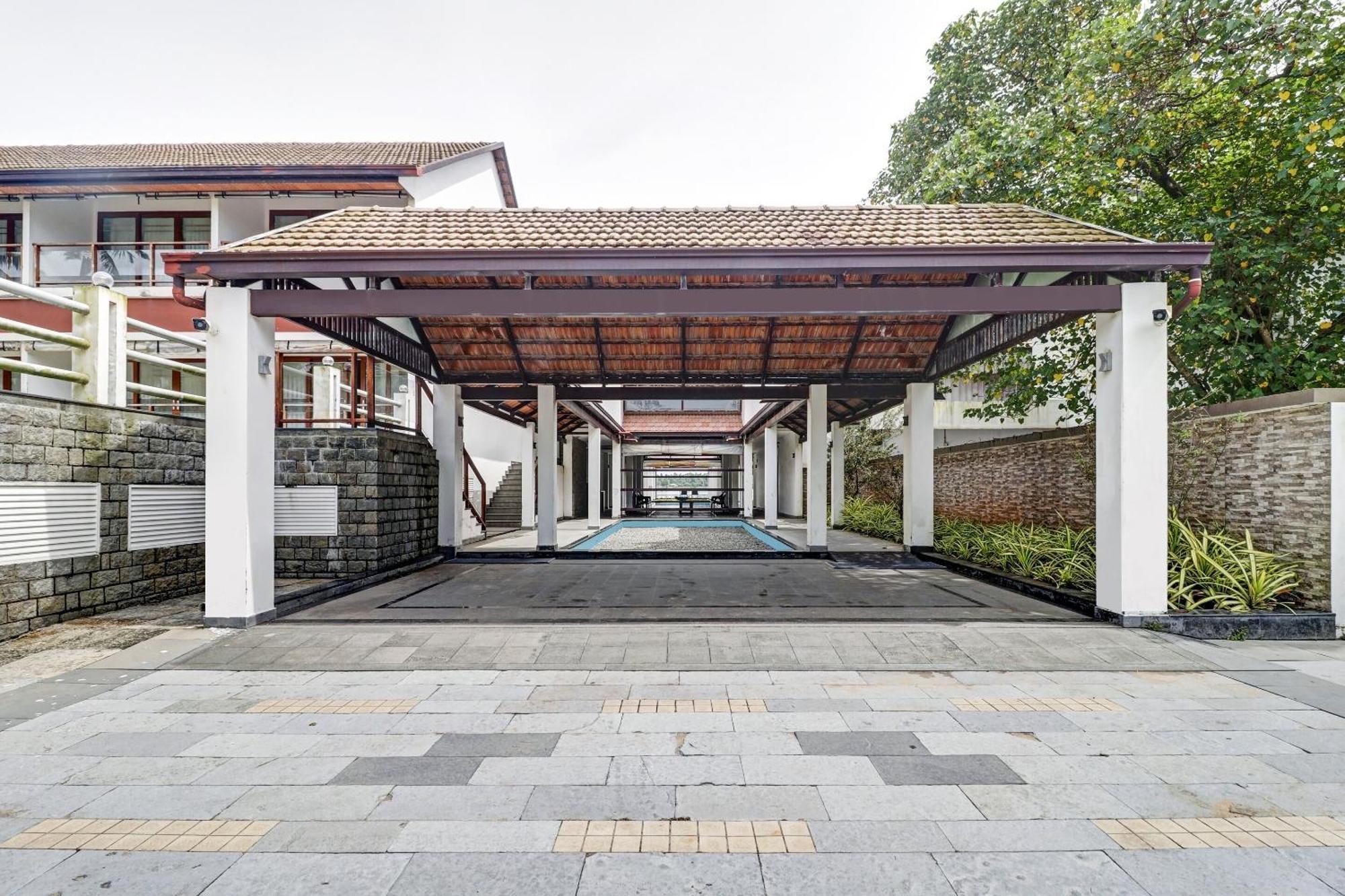 Townhouse Oak Edassery's Sealine Hotel 4*