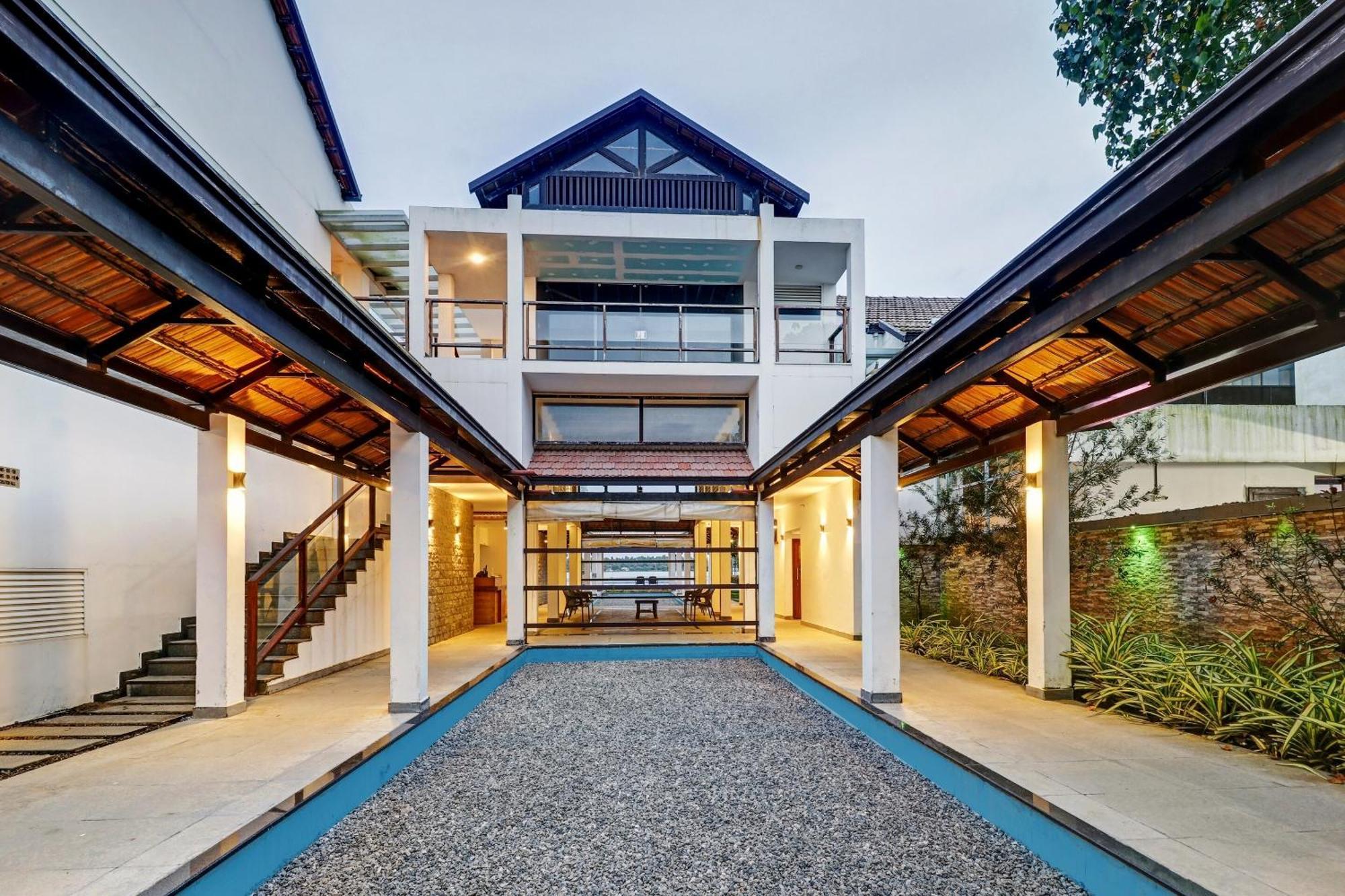 Townhouse Oak Edassery's Sealine Hotel
