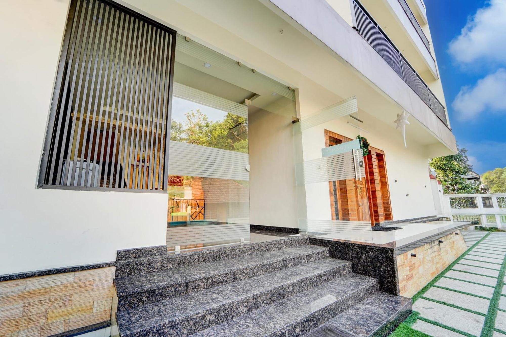 Hotel Super Townhouse Kalady Near Airport