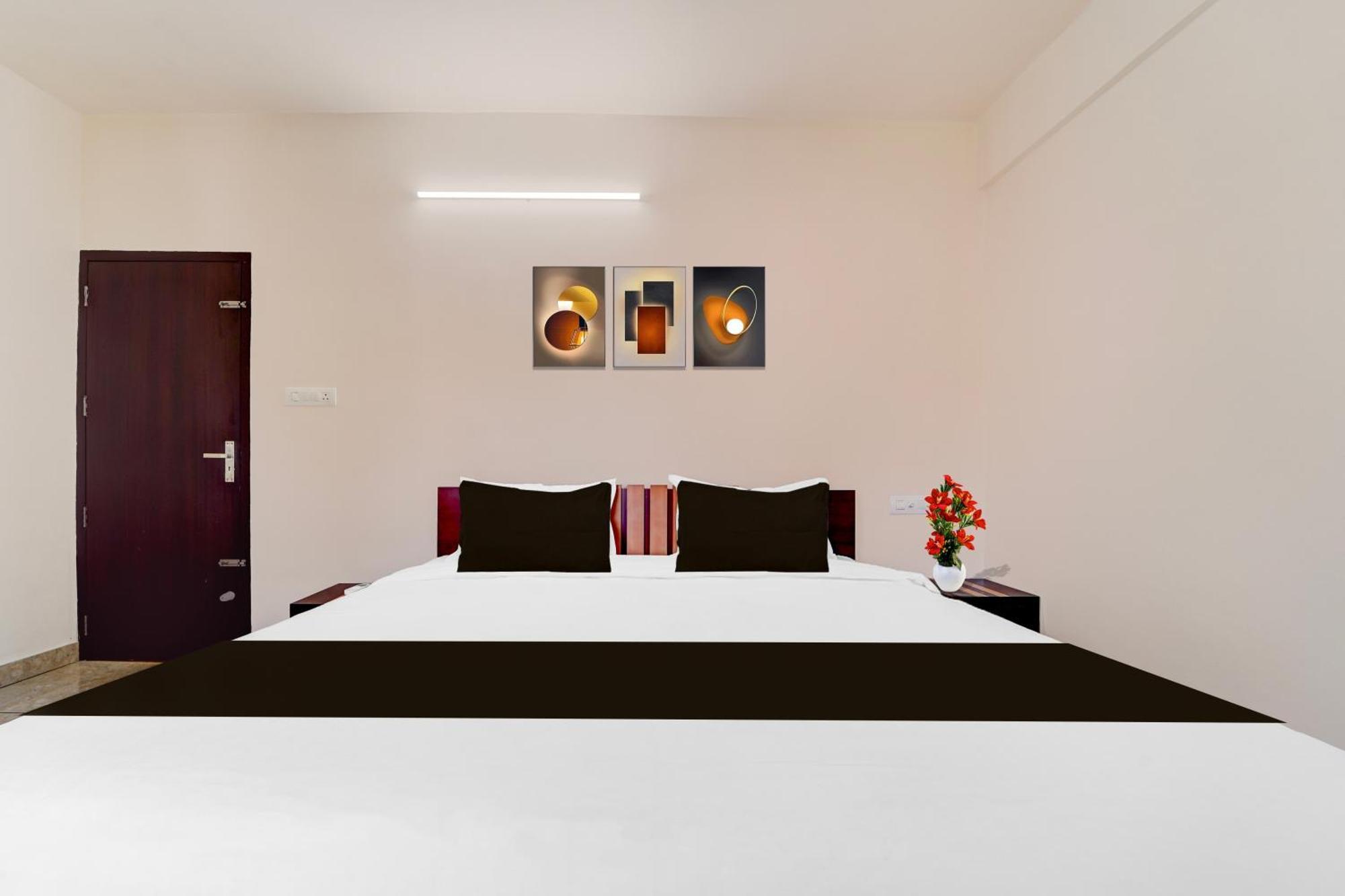 Hotel Super Townhouse Kalady Near Airport