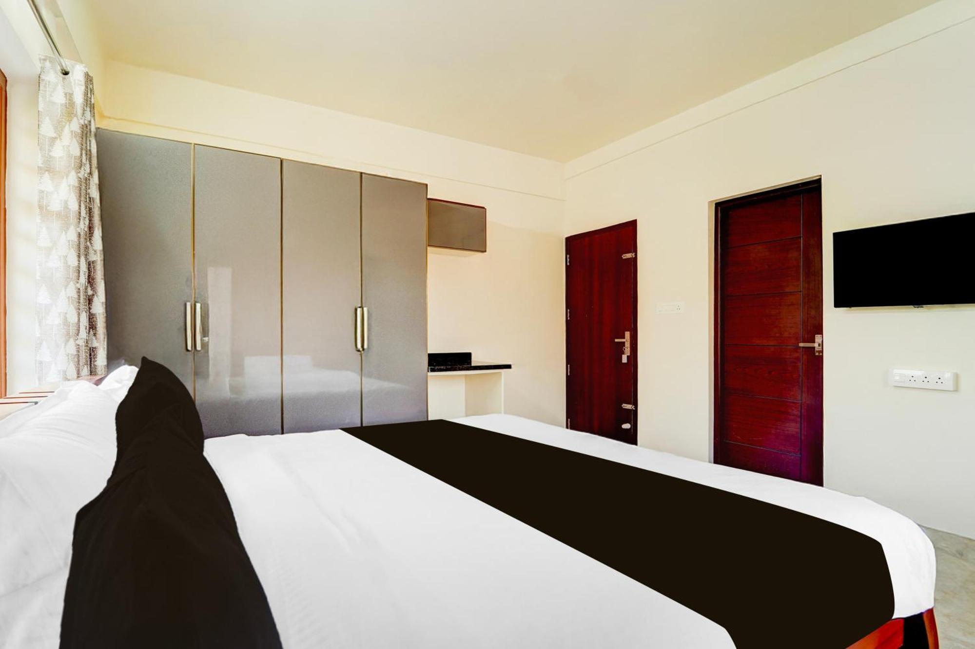 Super Townhouse Kalady Near Airport Hotel
