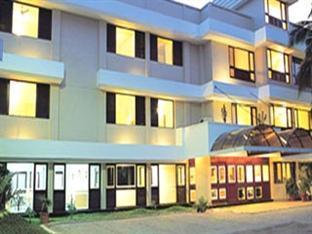 Hotel Highway Garden