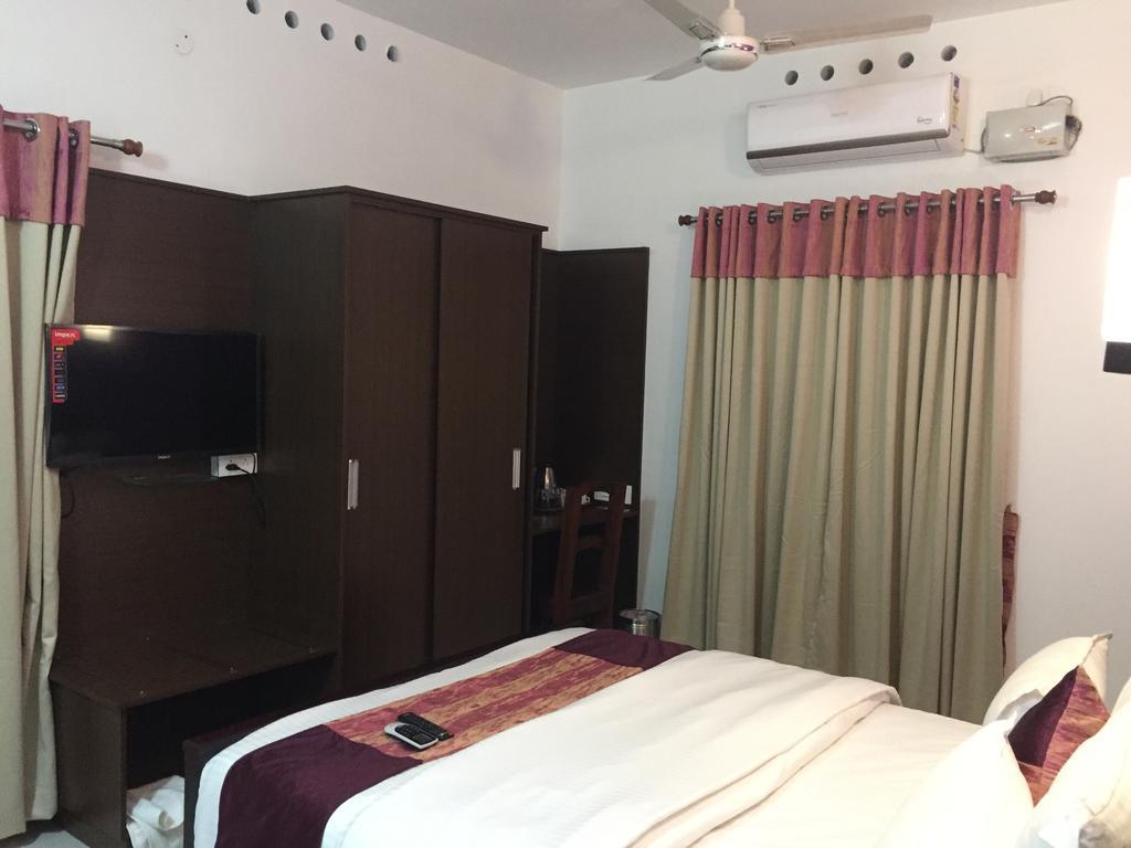 Rajivs Kochi