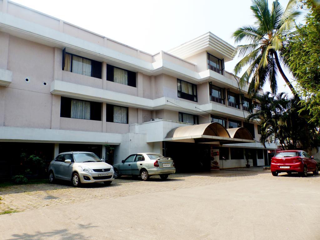 Highway Garden Hotel