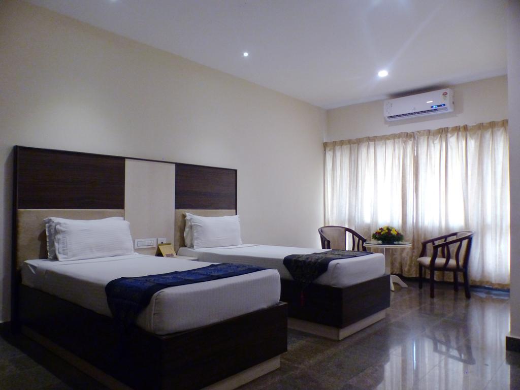 Highway Garden Hotel