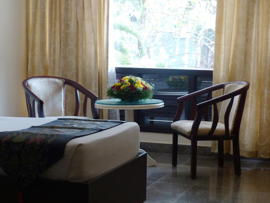 Highway Garden Hotel 3*