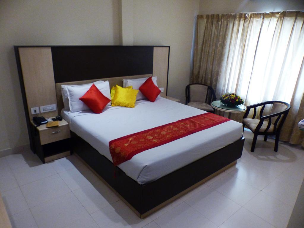 Highway Garden Hotel 3*