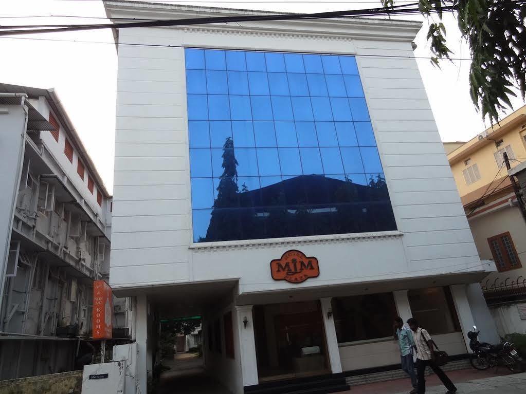 Mjm Plaza Hotel *