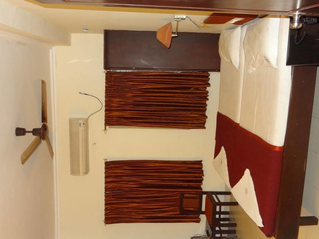 Mjm Plaza Hotel *