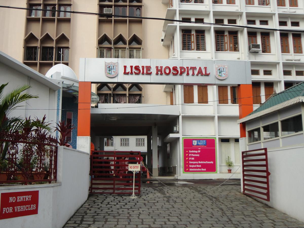 Hotel Almas Residency Kochi