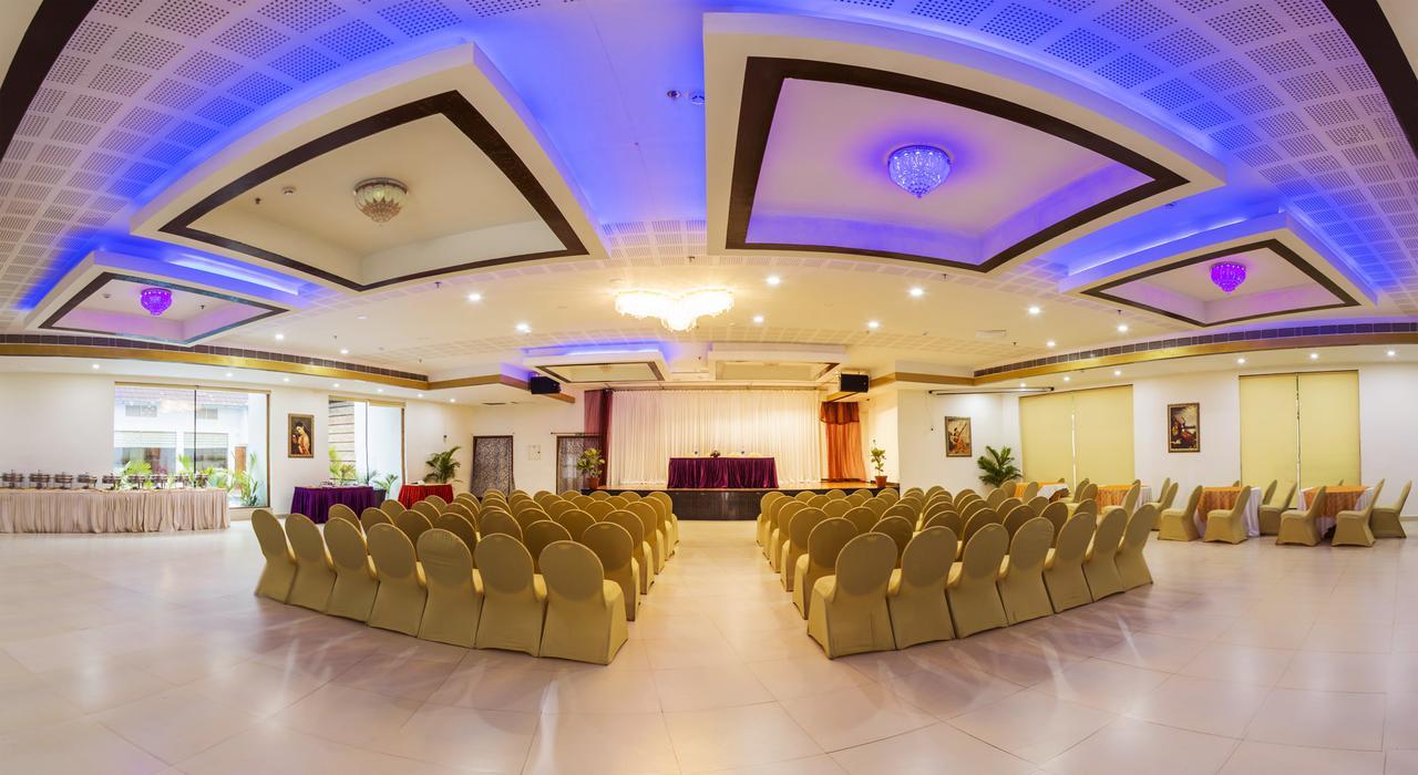 Hill Palace Hotel & Spa Hotel