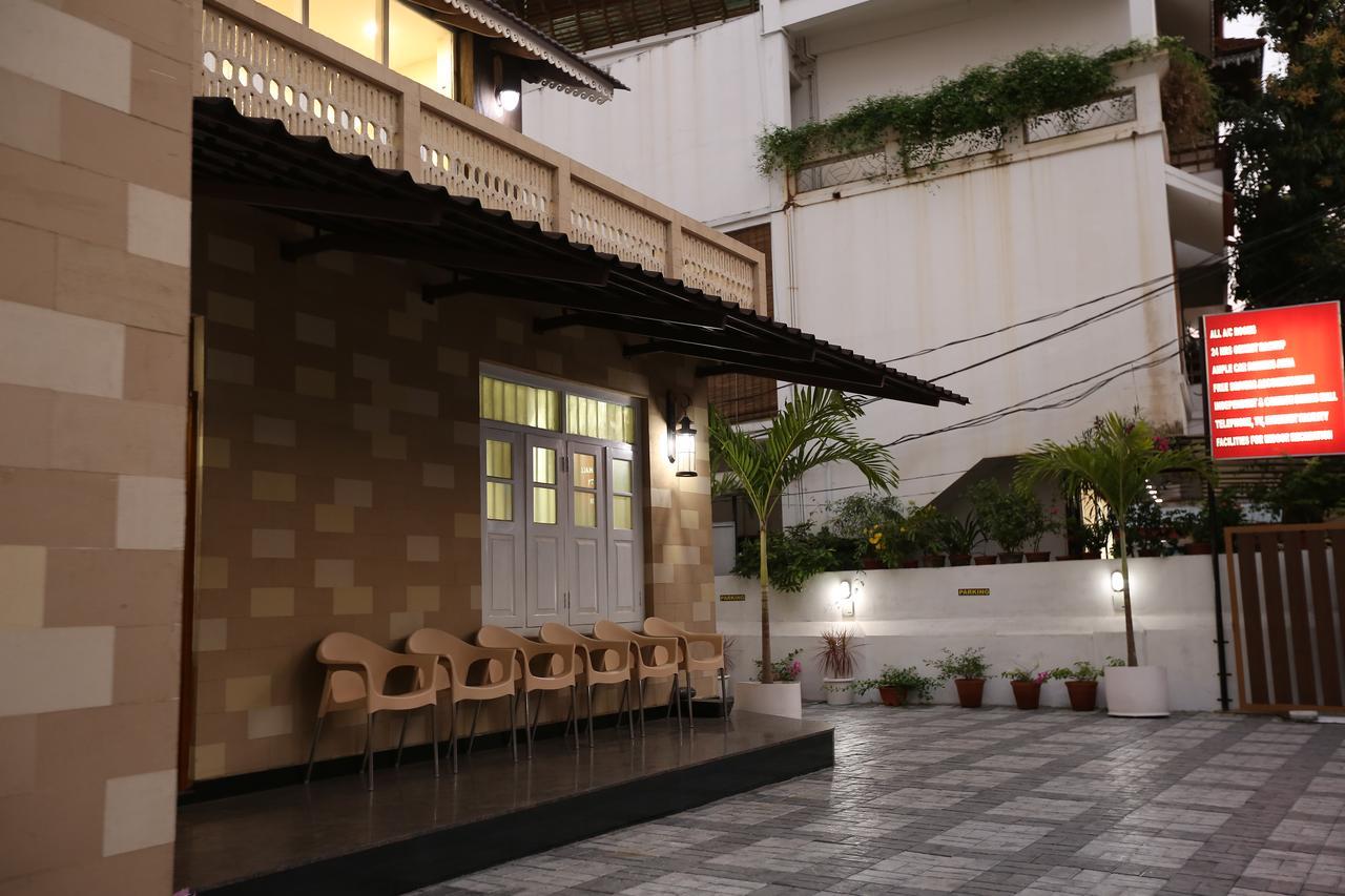 Nambiars Premium Heritage 2* Kochi