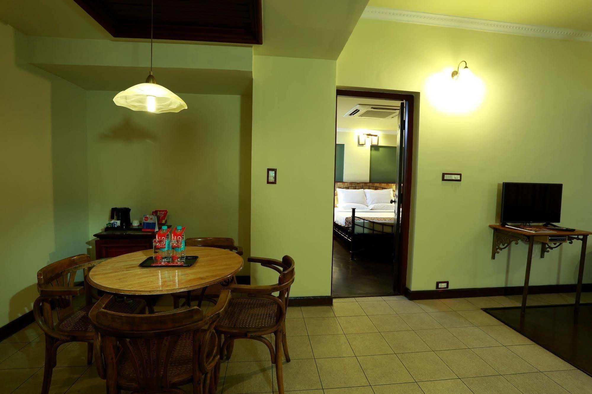 Hotel Travancore Court