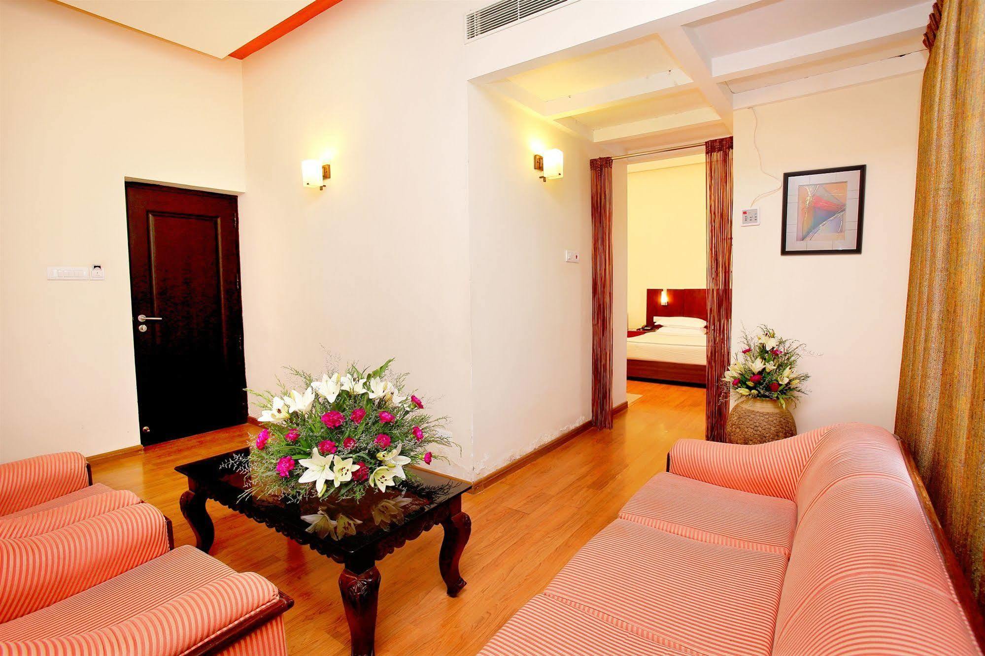 The Senate Hotel 3*