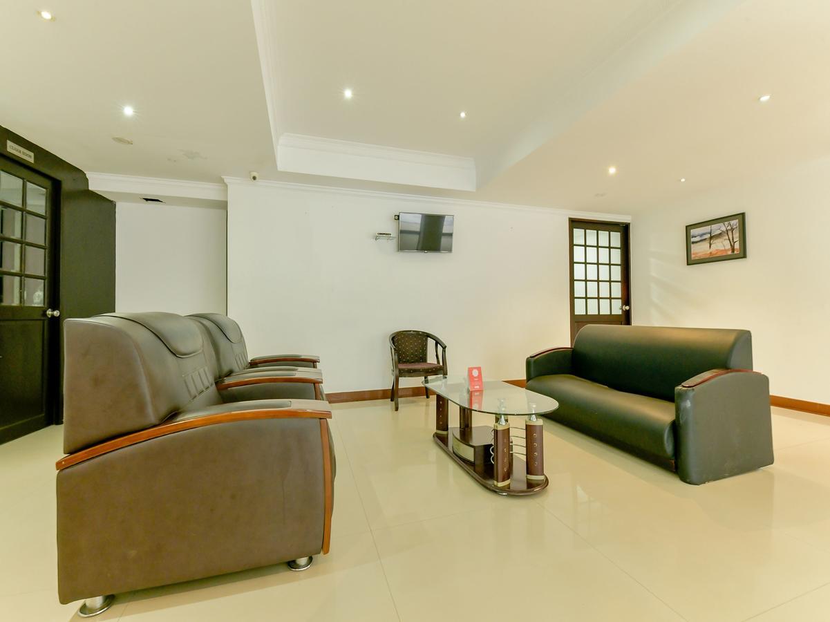 Oyo 15460 Centre Point Hotel Kochi