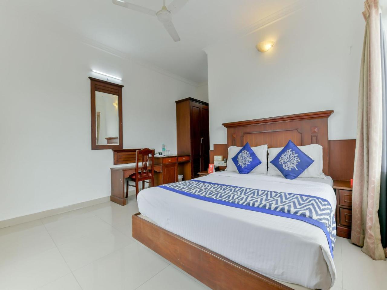Oyo 15460 Centre Point 3* Kochi