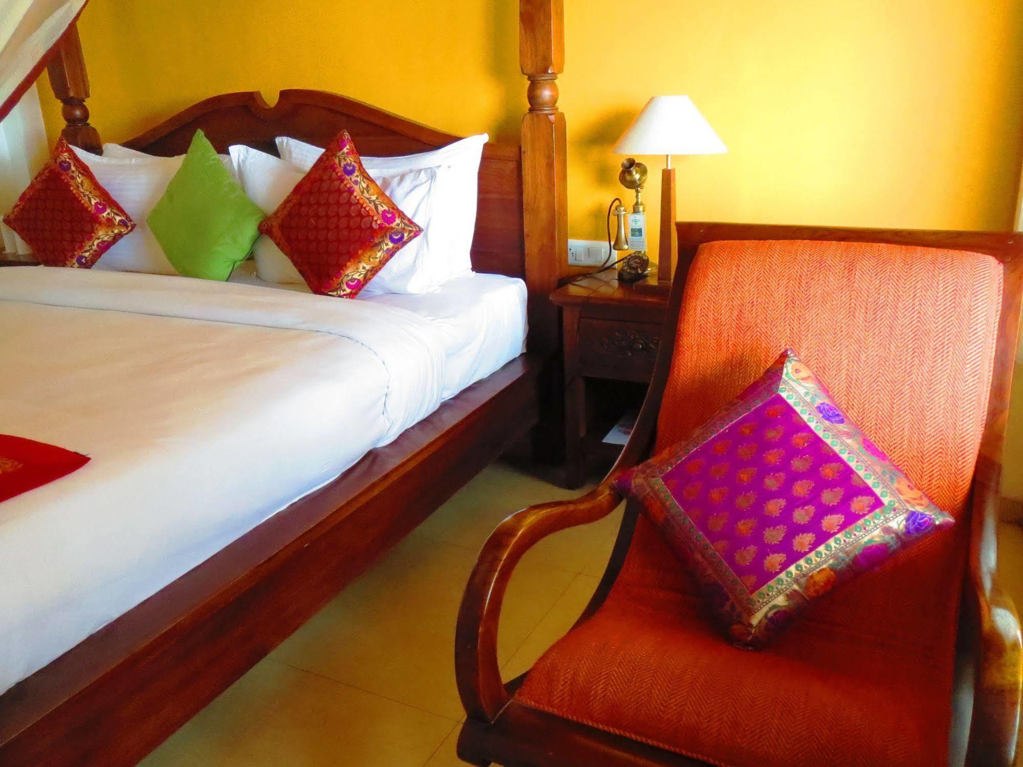 Old Lighthouse Bristow Hotel Kochi