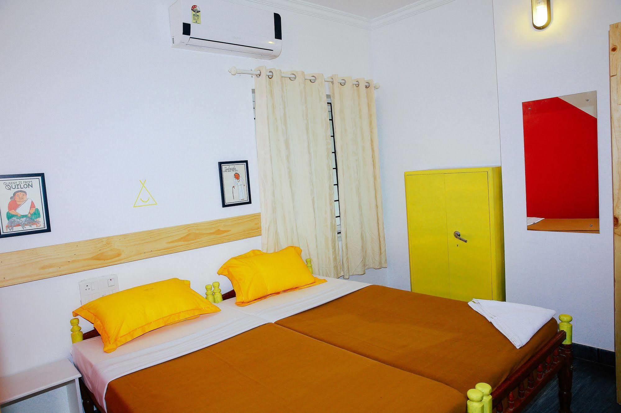 Hostel Happy Camper *