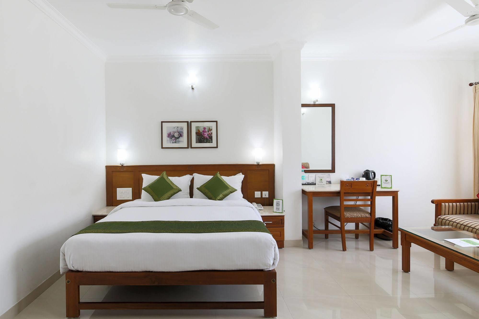 Hotel Treebo Tgr